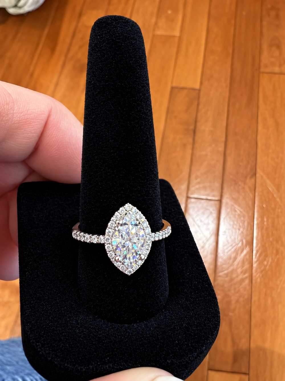 💎 Genuine Marquise-Shaped Moissanite Halo Ring – Size 7